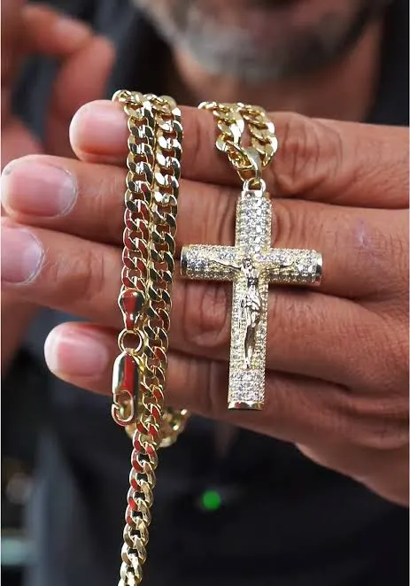 Cadena 14K con Dije de Cruz de Jesús