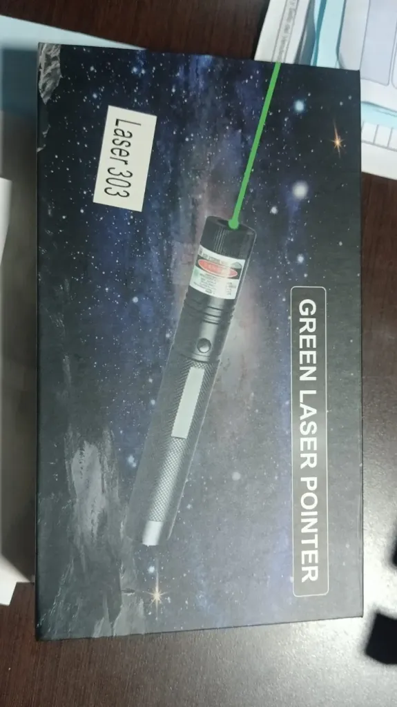LASER PUNTERO LUZ VERDE GREEN POINTER CON CARGADOR Y BATERIA